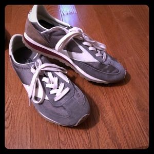 Women’s Brooks sneakers